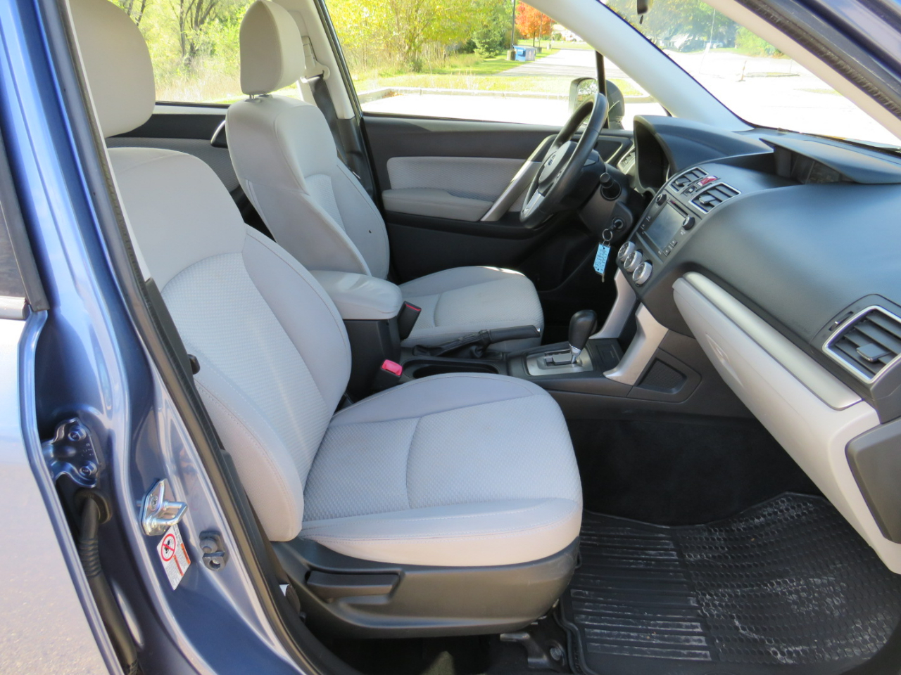 Subaru Forester 2.5i Premium PZEV CVT 2017 Subaru Forester 2.5i Premium PZEV CVT 2017