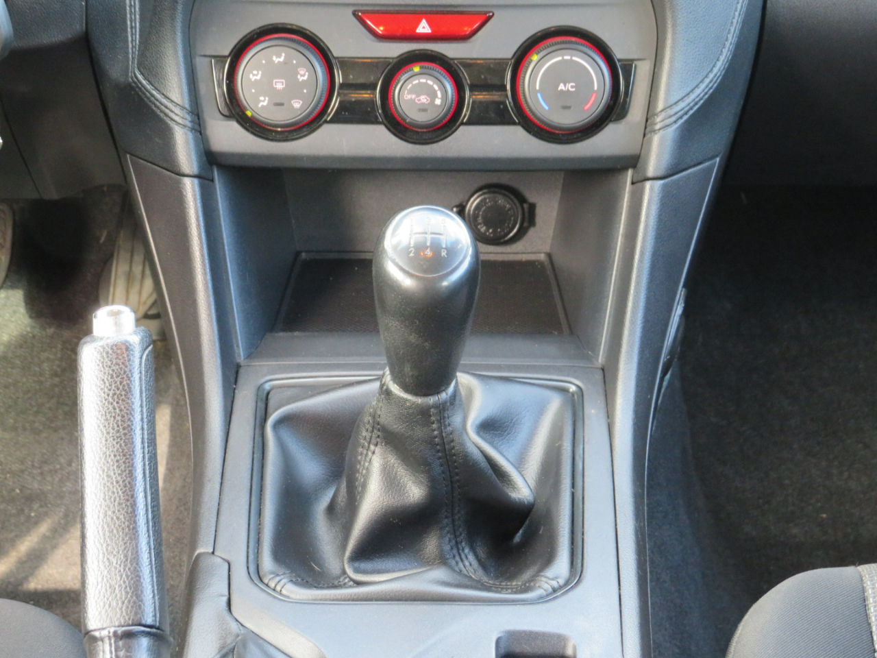 Subaru Impreza 2.0i 5M 5-Door 2017 Subaru Impreza 2.0i 5M 5-Door 2017