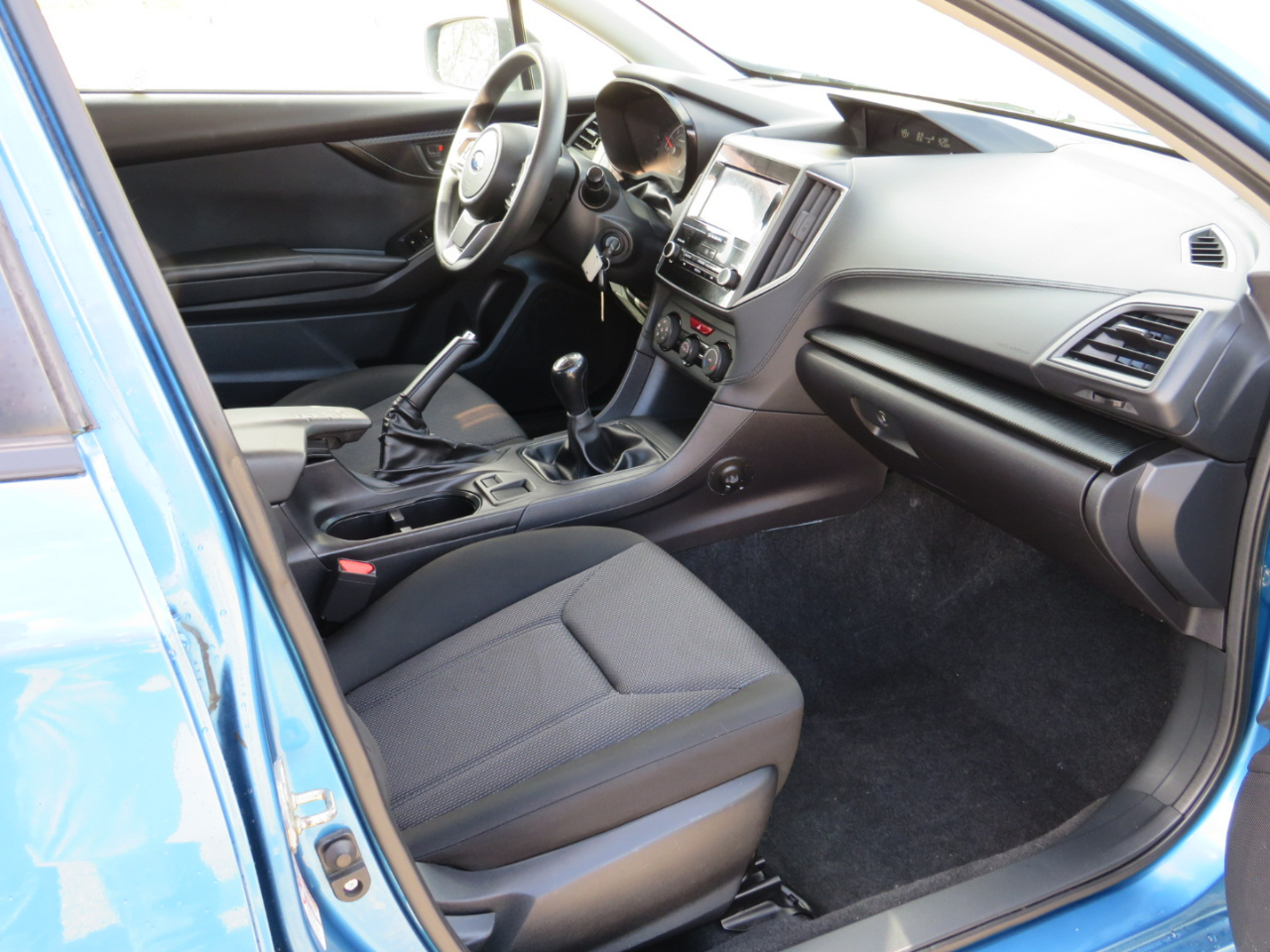 Subaru Impreza 2.0i 5M 5-Door 2017 Subaru Impreza 2.0i 5M 5-Door 2017