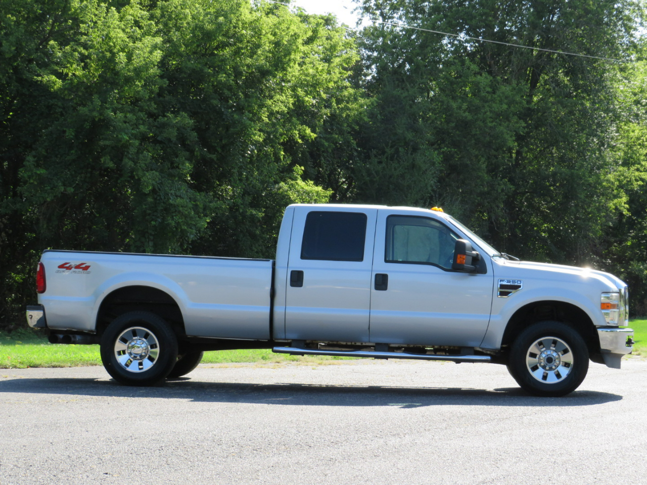 2008 Ford F-350 XL photo 3