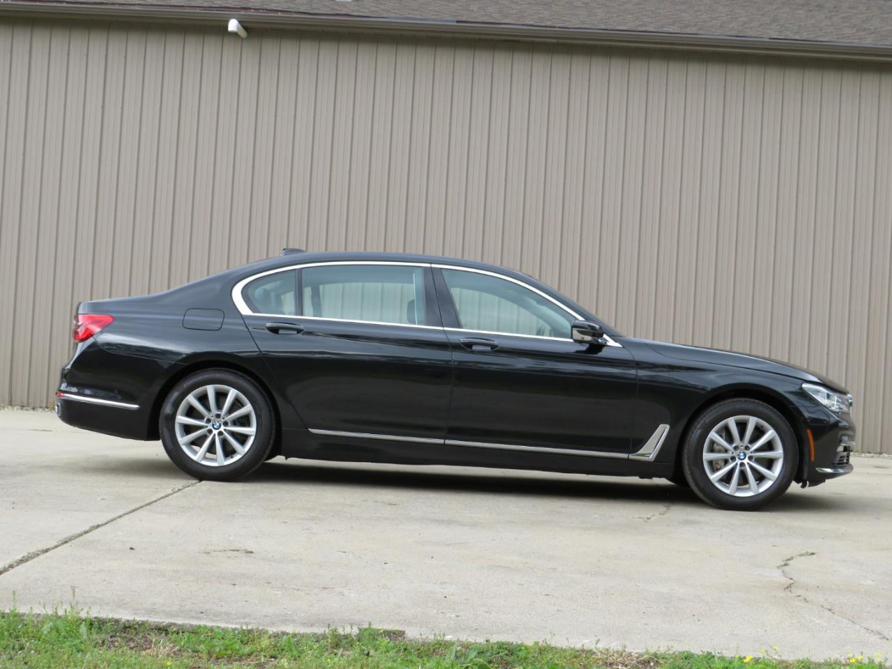 BMW 7-Series 750i xDrive 2017