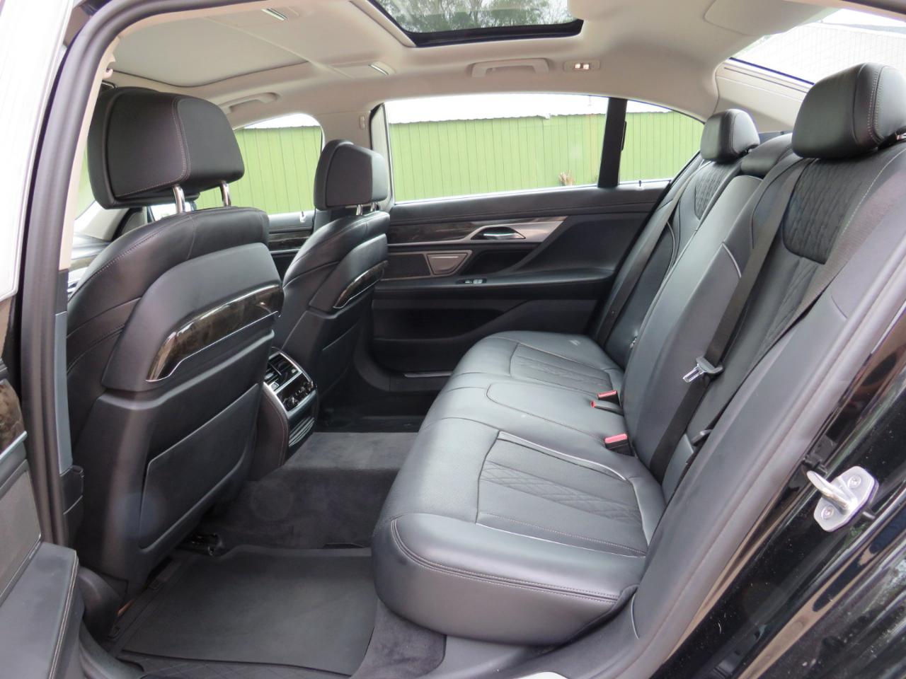 BMW 7-Series 750i xDrive 2017