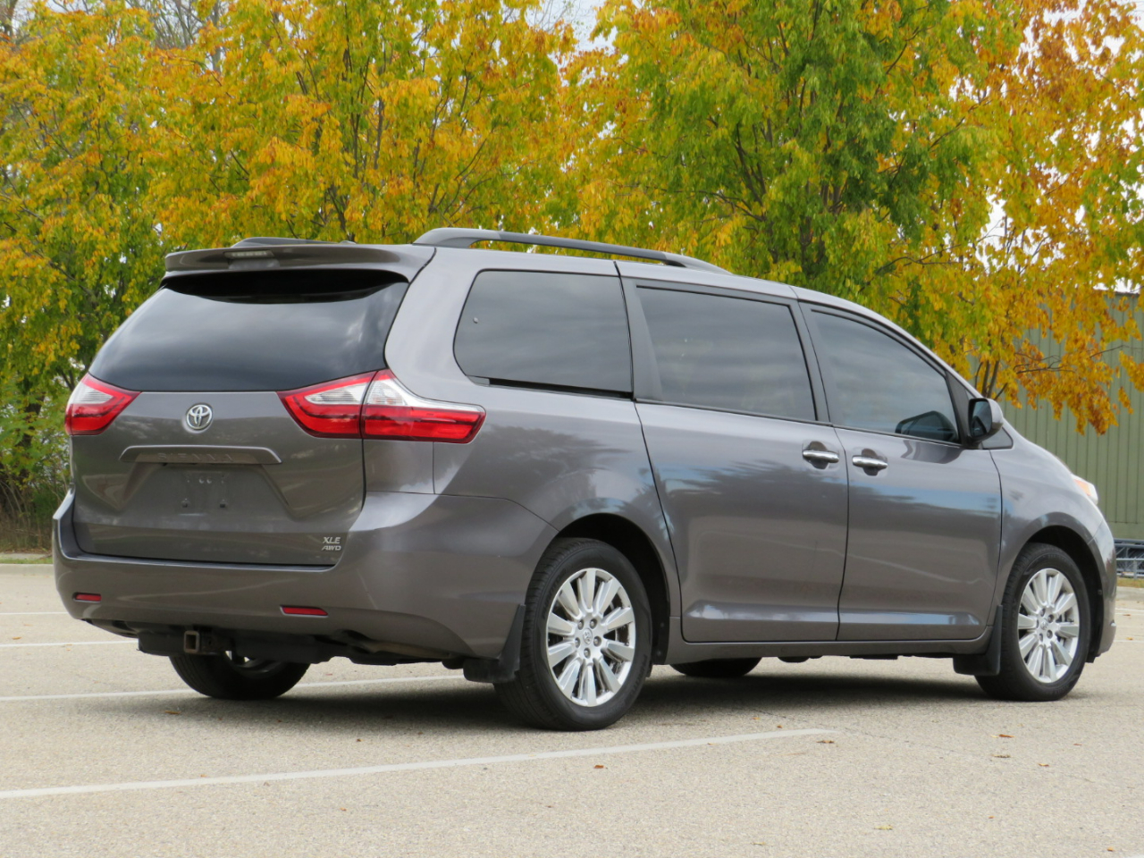 Toyota Sienna XLE 7-Passenger AWD 2017 Toyota Sienna XLE 7-Passenger AWD 2017