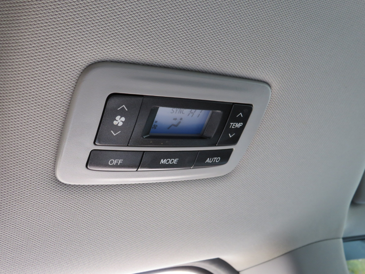 Toyota Sienna XLE 7-Passenger AWD 2017 Toyota Sienna XLE 7-Passenger AWD 2017