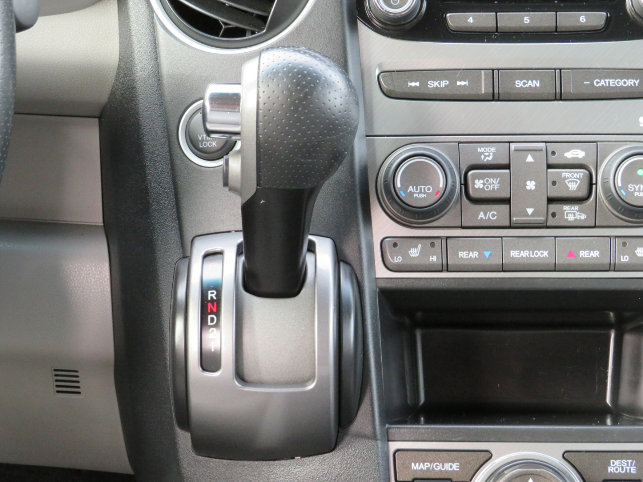 Honda Pilot EX-L 4WD 5-Spd AT with Navigation 2014 Honda Pilot EX-L 4WD 5-Spd AT with Navigation 2014