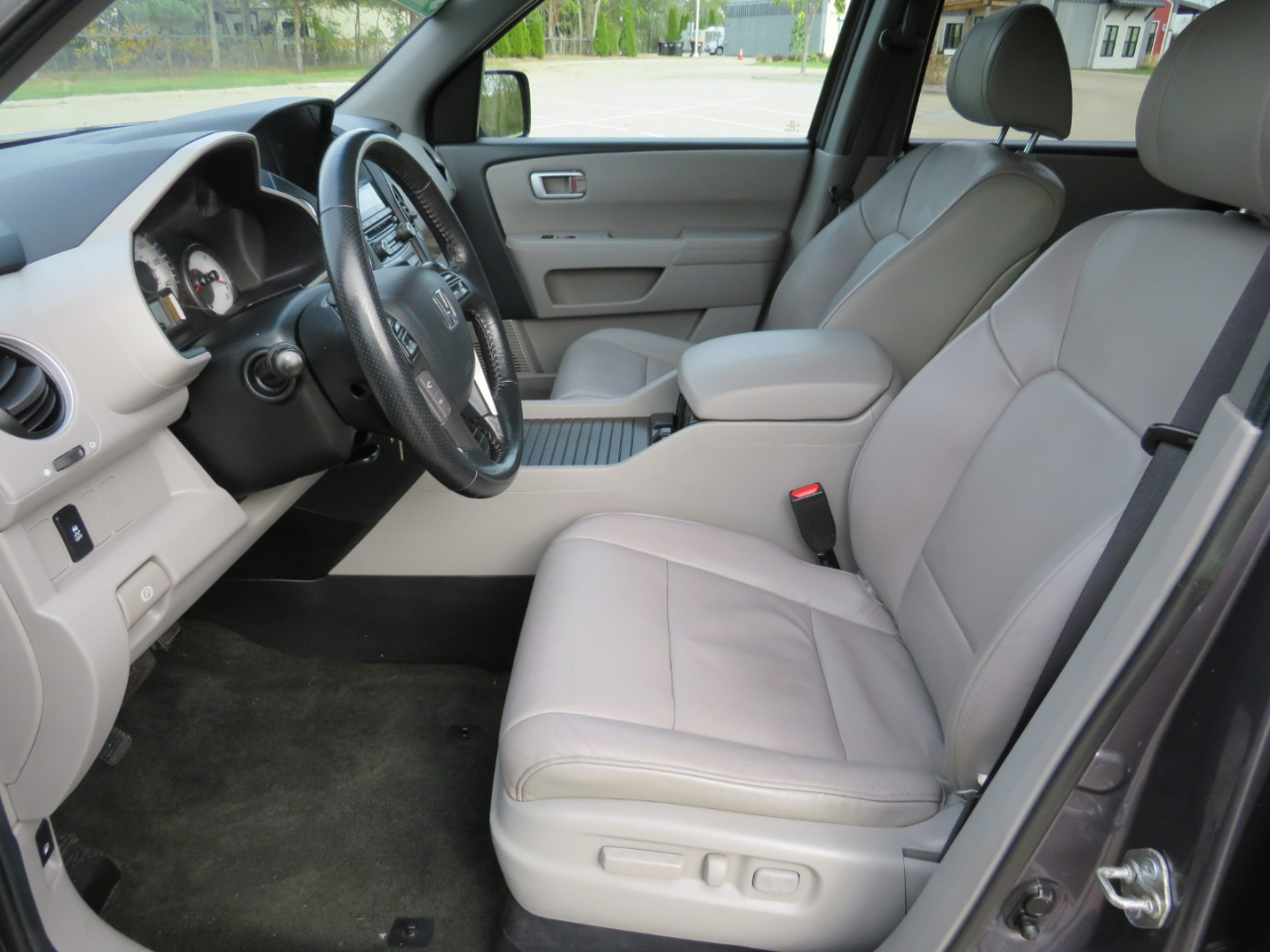 Honda Pilot EX-L 4WD 5-Spd AT with Navigation 2014 Honda Pilot EX-L 4WD 5-Spd AT with Navigation 2014