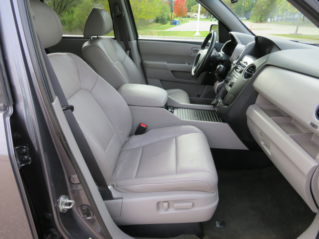 Honda Pilot EX-L 4WD 5-Spd AT with Navigation 2014 Honda Pilot EX-L 4WD 5-Spd AT with Navigation 2014