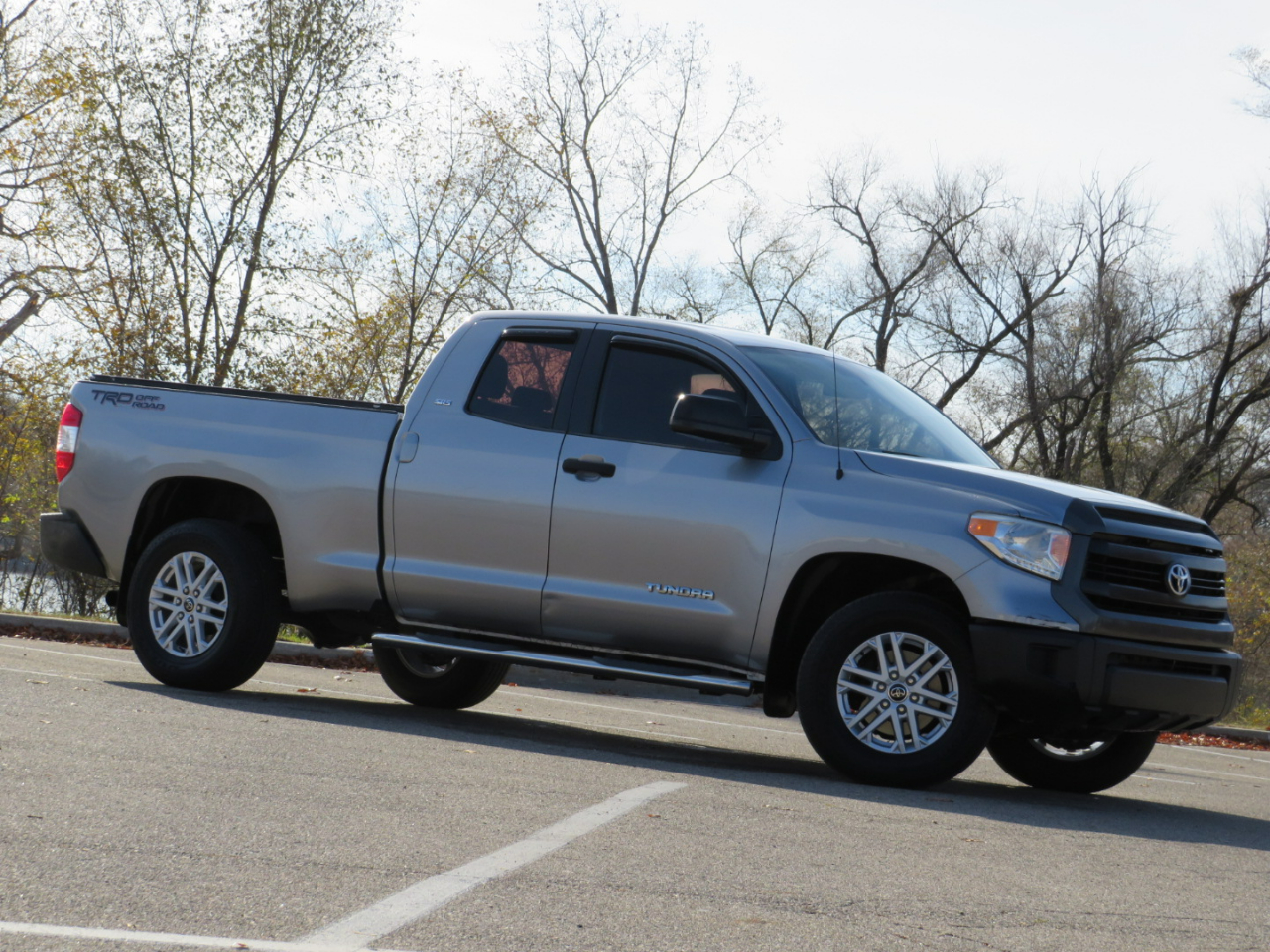2015 Toyota Tundra SR5 Double Cab photo 2
