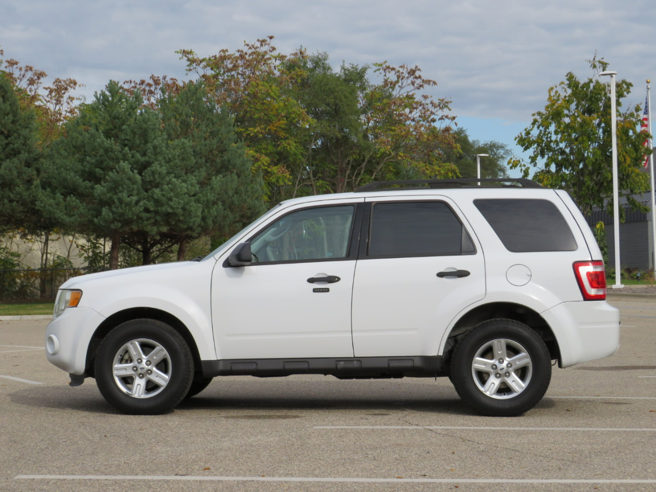Ford Escape Hybrid FWD 2011 Ford Escape Hybrid FWD 2011