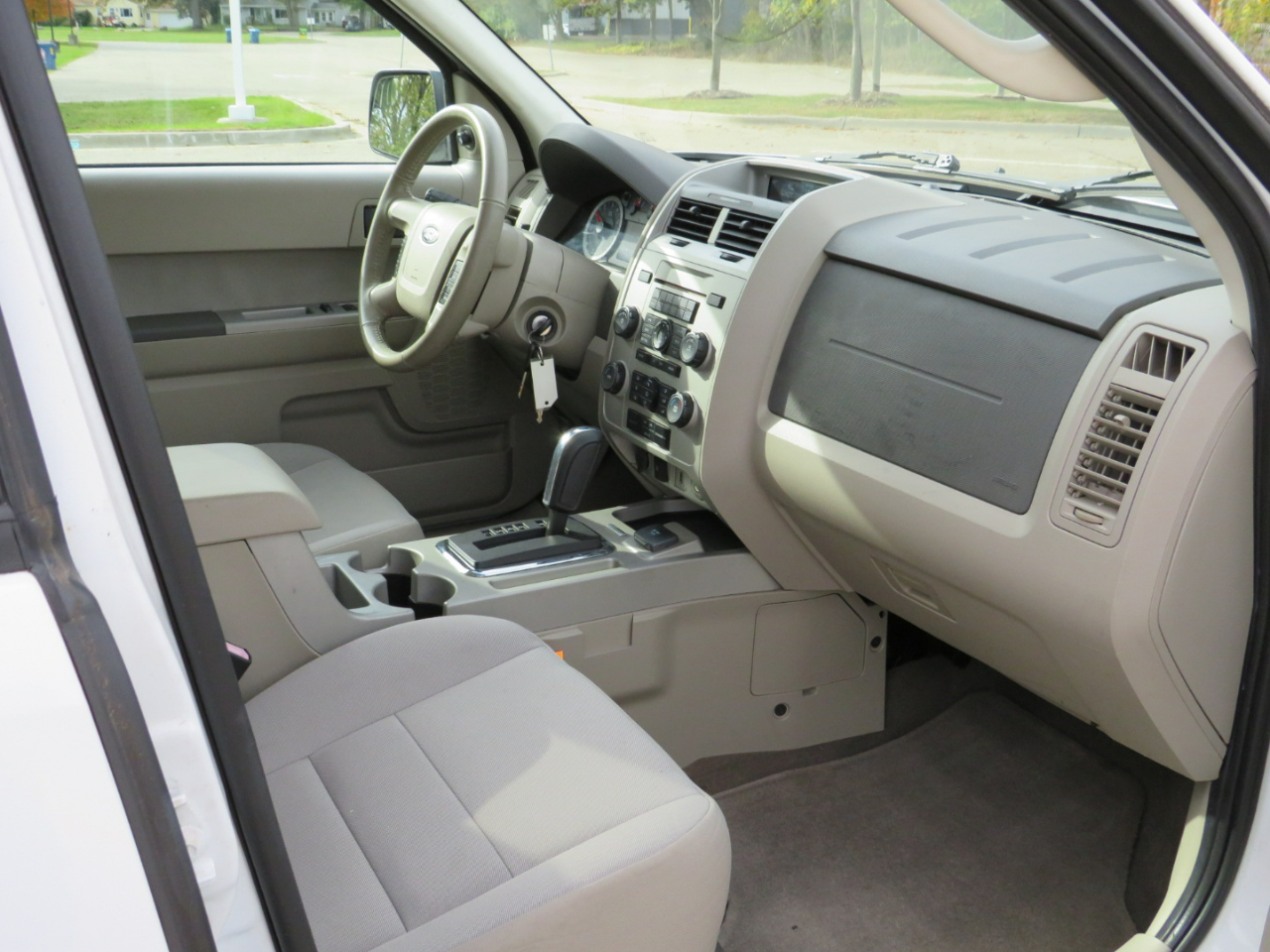 Ford Escape Hybrid FWD 2011 Ford Escape Hybrid FWD 2011