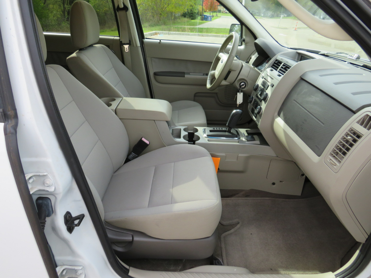 Ford Escape Hybrid FWD 2011 Ford Escape Hybrid FWD 2011