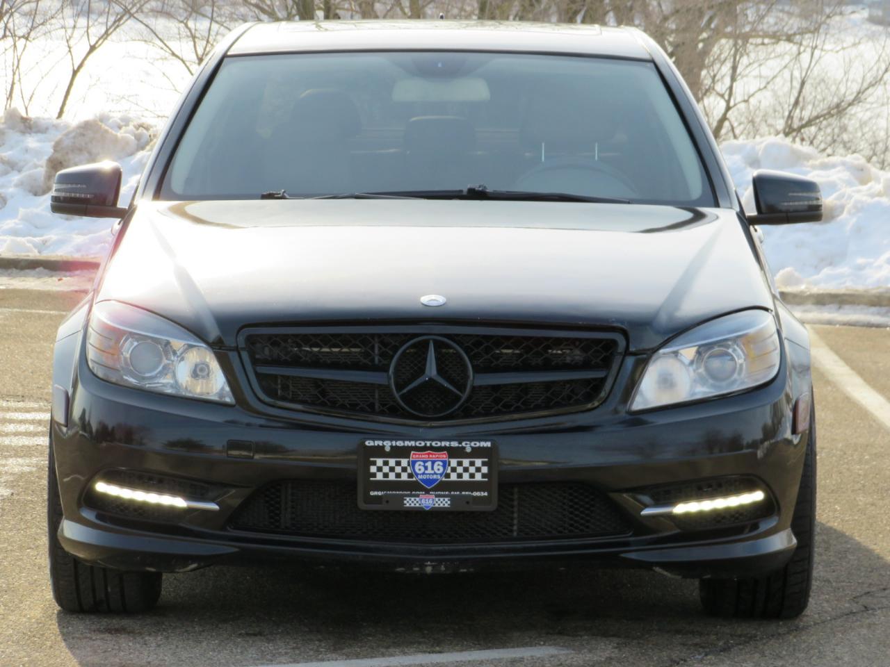 Mercedes-Benz C-Class C300 4MATIC Luxury Sedan 2011