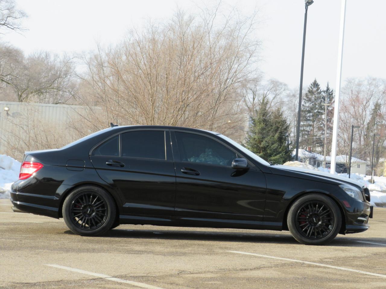 Mercedes-Benz C-Class C300 4MATIC Luxury Sedan 2011
