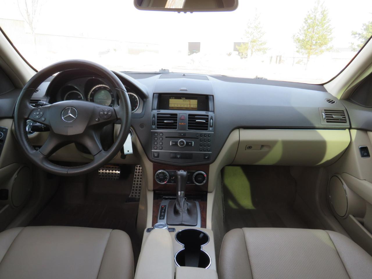 Mercedes-Benz C-Class C300 4MATIC Luxury Sedan 2011