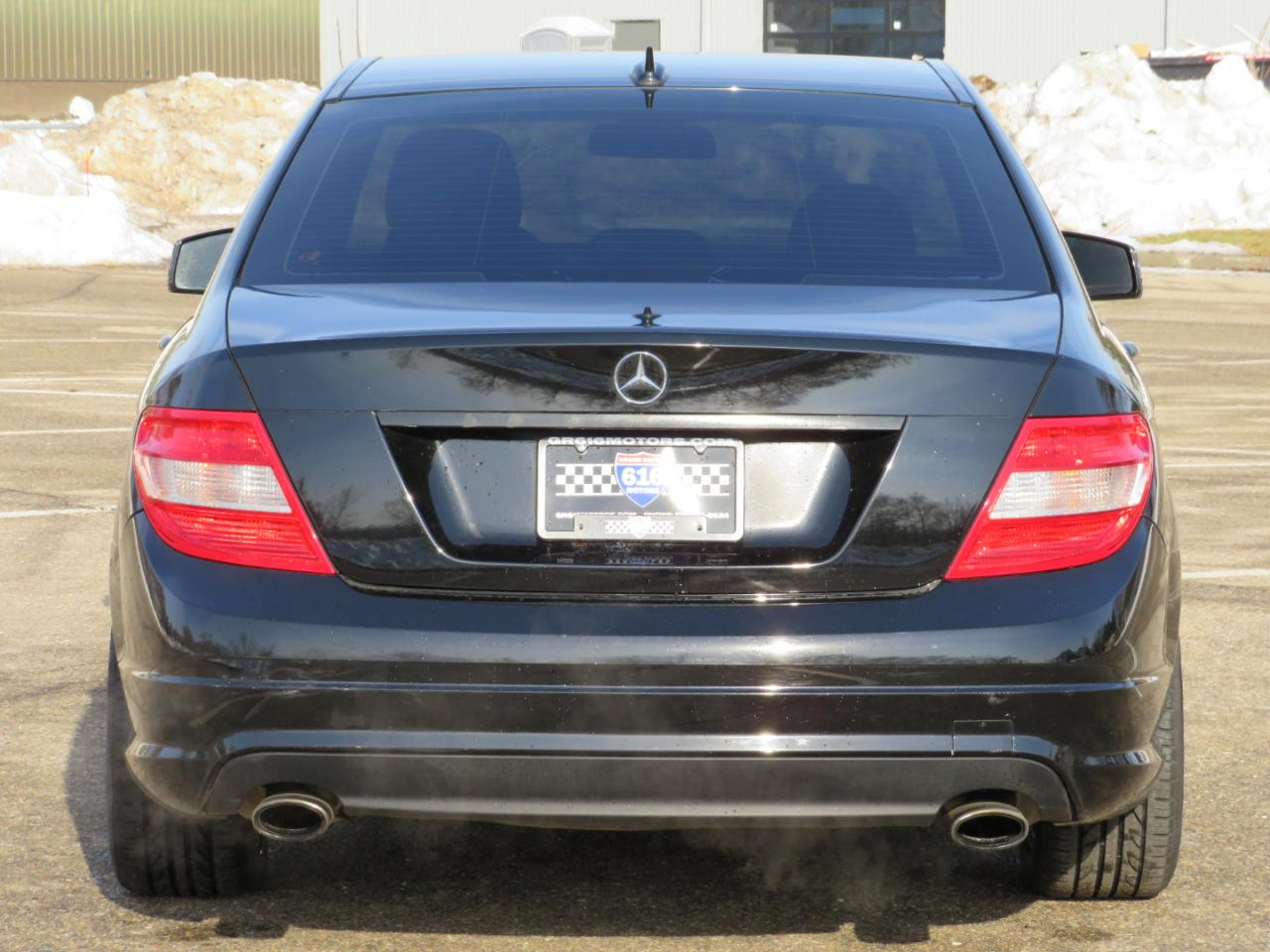 Mercedes-Benz C-Class C300 4MATIC Luxury Sedan 2011