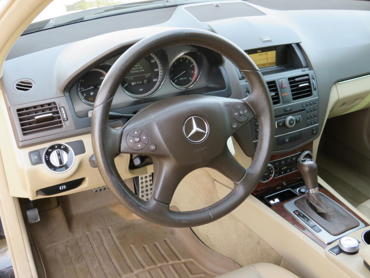 Mercedes-Benz C-Class C300 4MATIC Luxury Sedan 2011