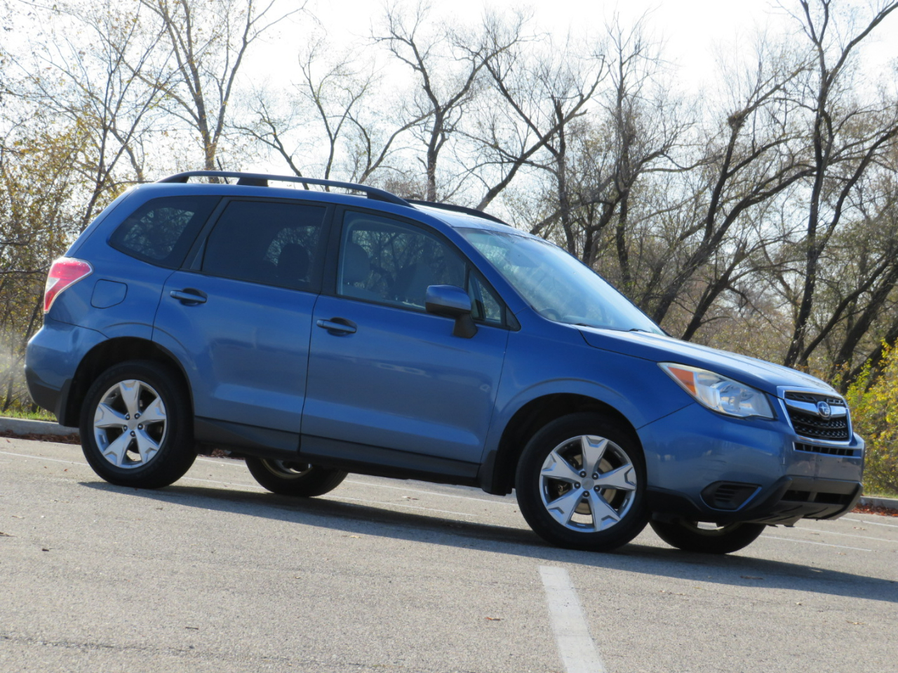 2015 Subaru Forester 2.5i Premium photo 2