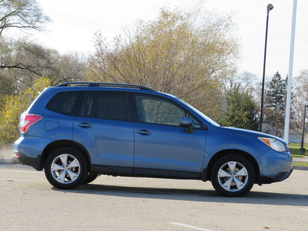 2015 Subaru Forester 2.5i Premium photo 4