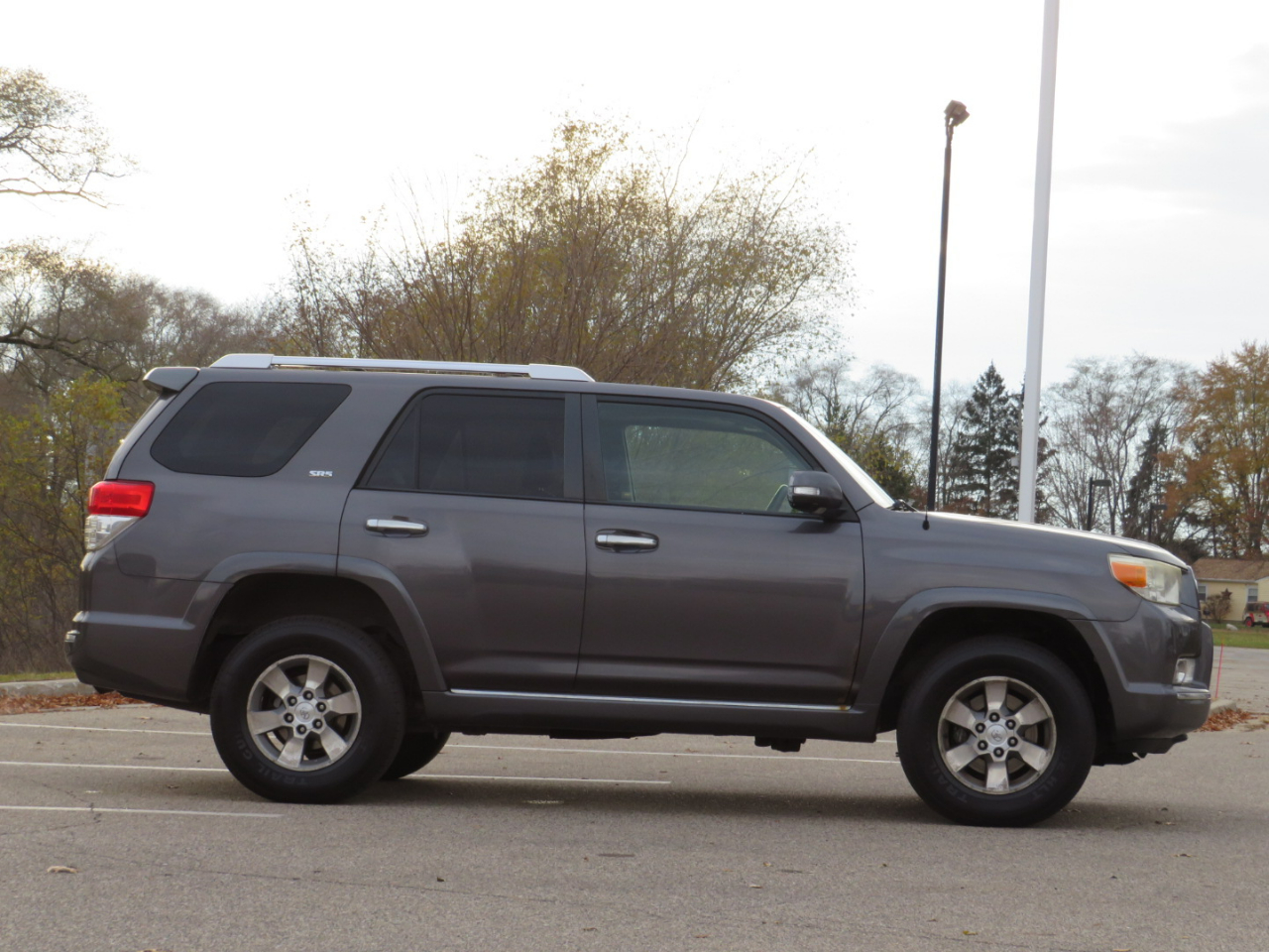 2011 Toyota 4Runner SR5 4WD photo 4
