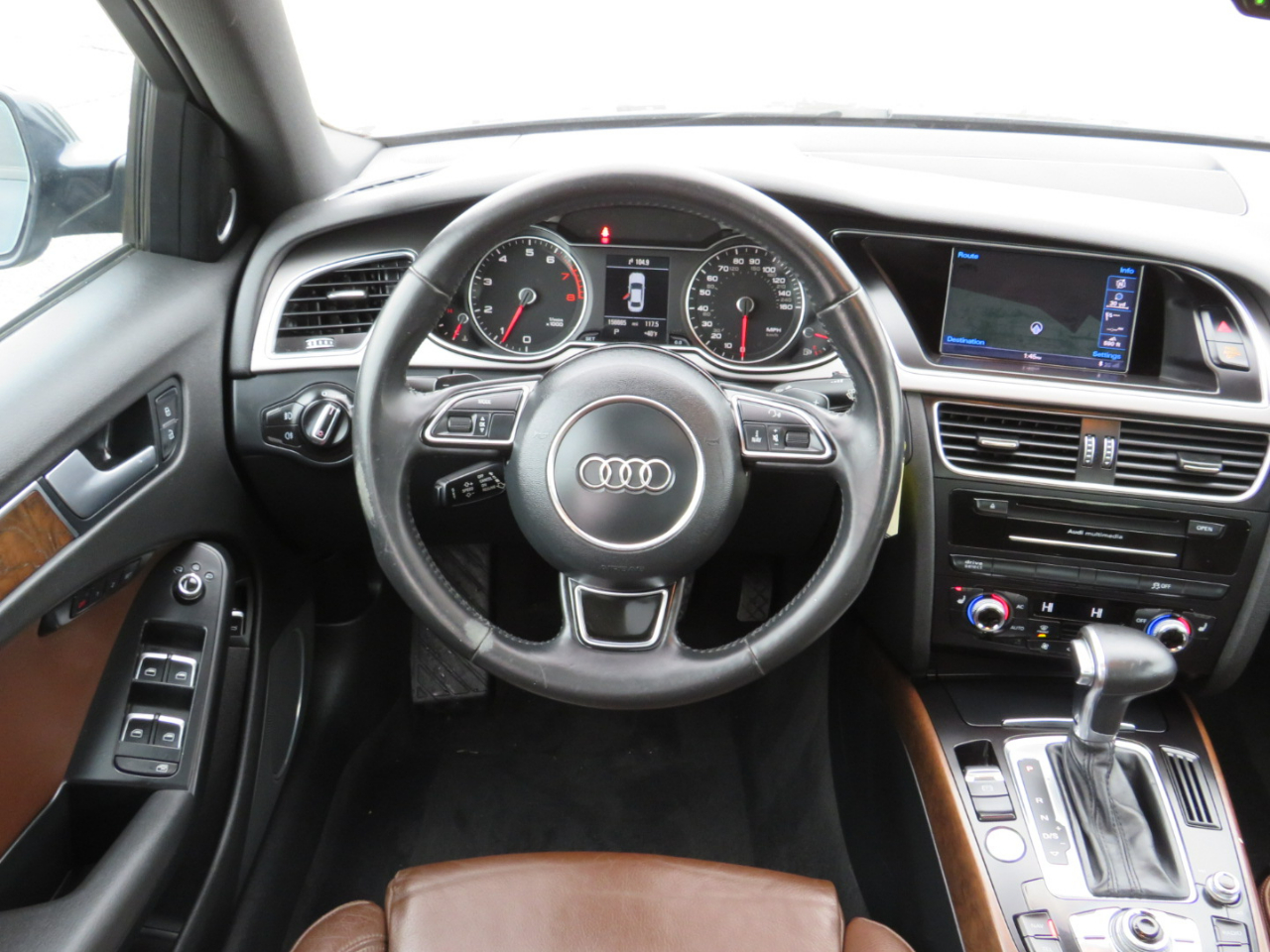 Audi A4 2.0T Sedan quattro Tiptronic 2014