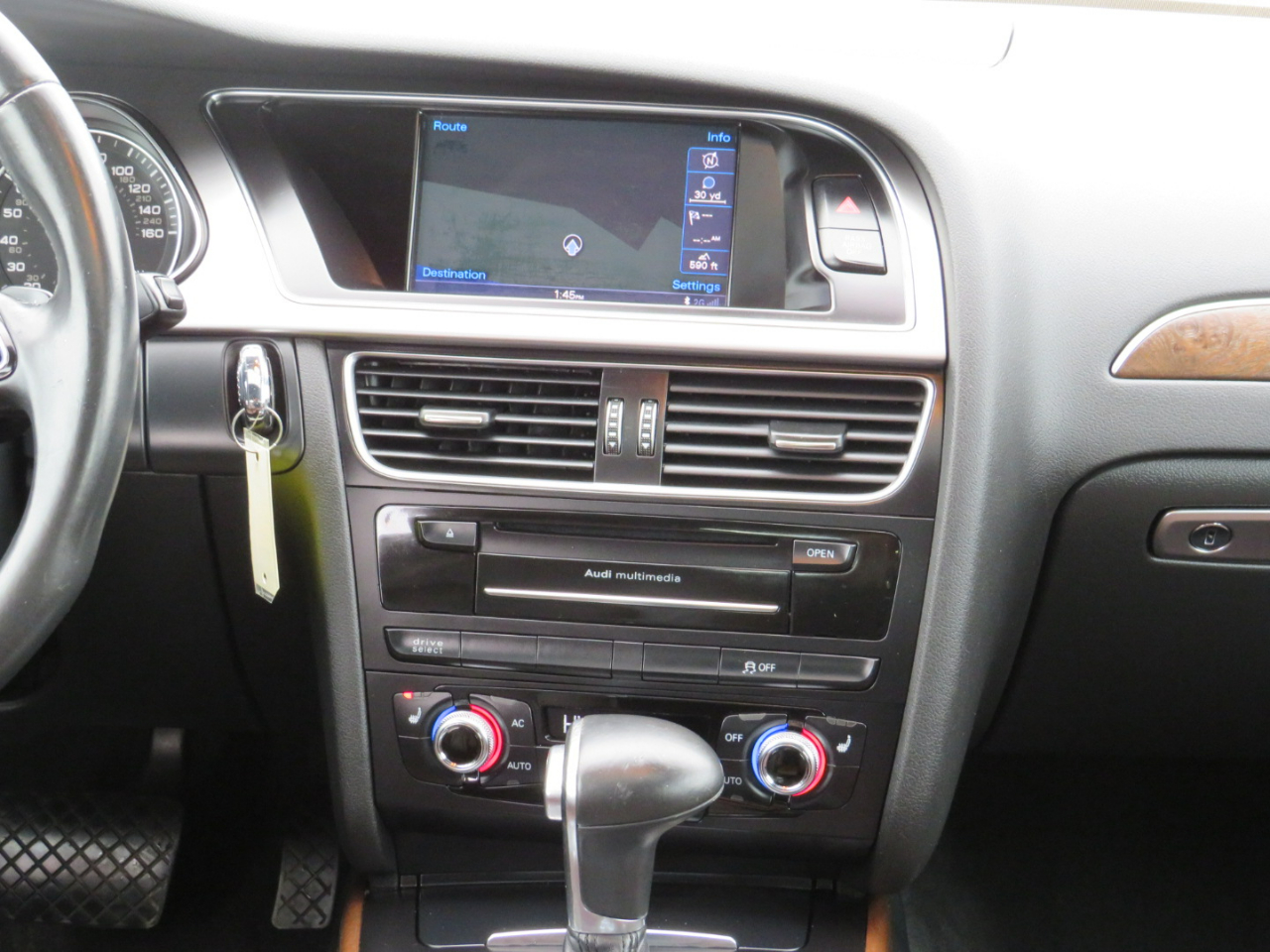 Audi A4 2.0T Sedan quattro Tiptronic 2014