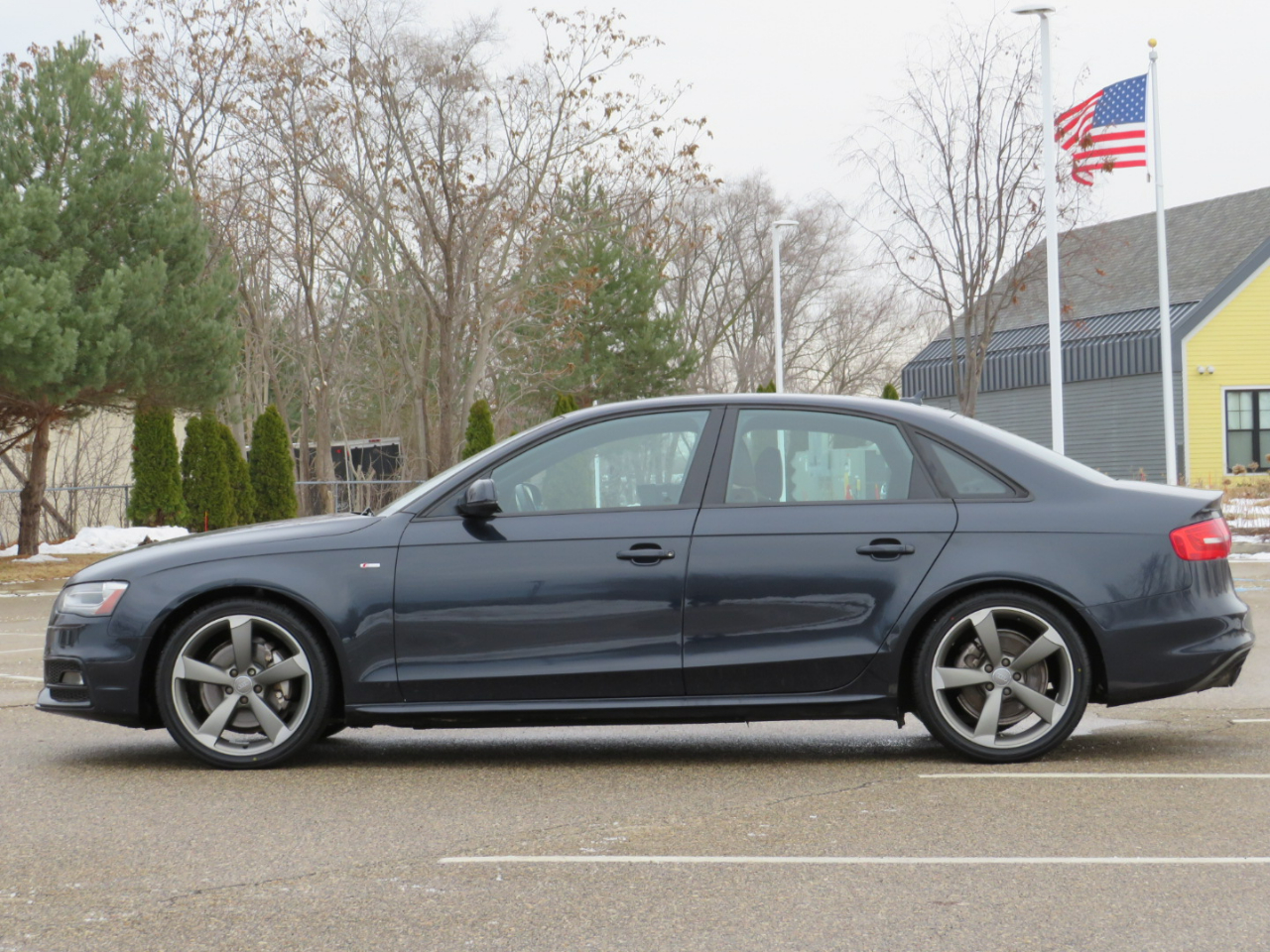Audi A4 2.0T Sedan quattro Tiptronic 2014