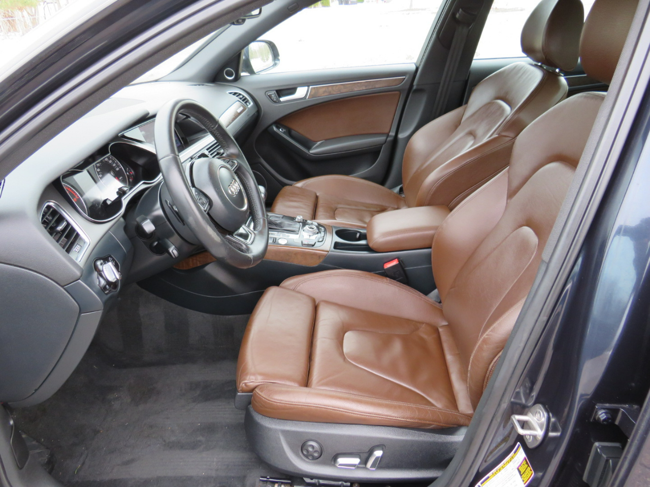 Audi A4 2.0T Sedan quattro Tiptronic 2014