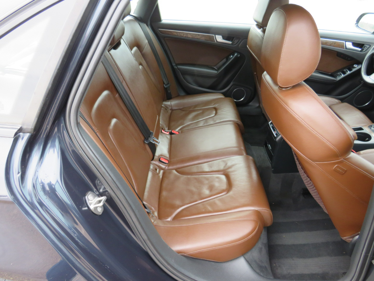 Audi A4 2.0T Sedan quattro Tiptronic 2014