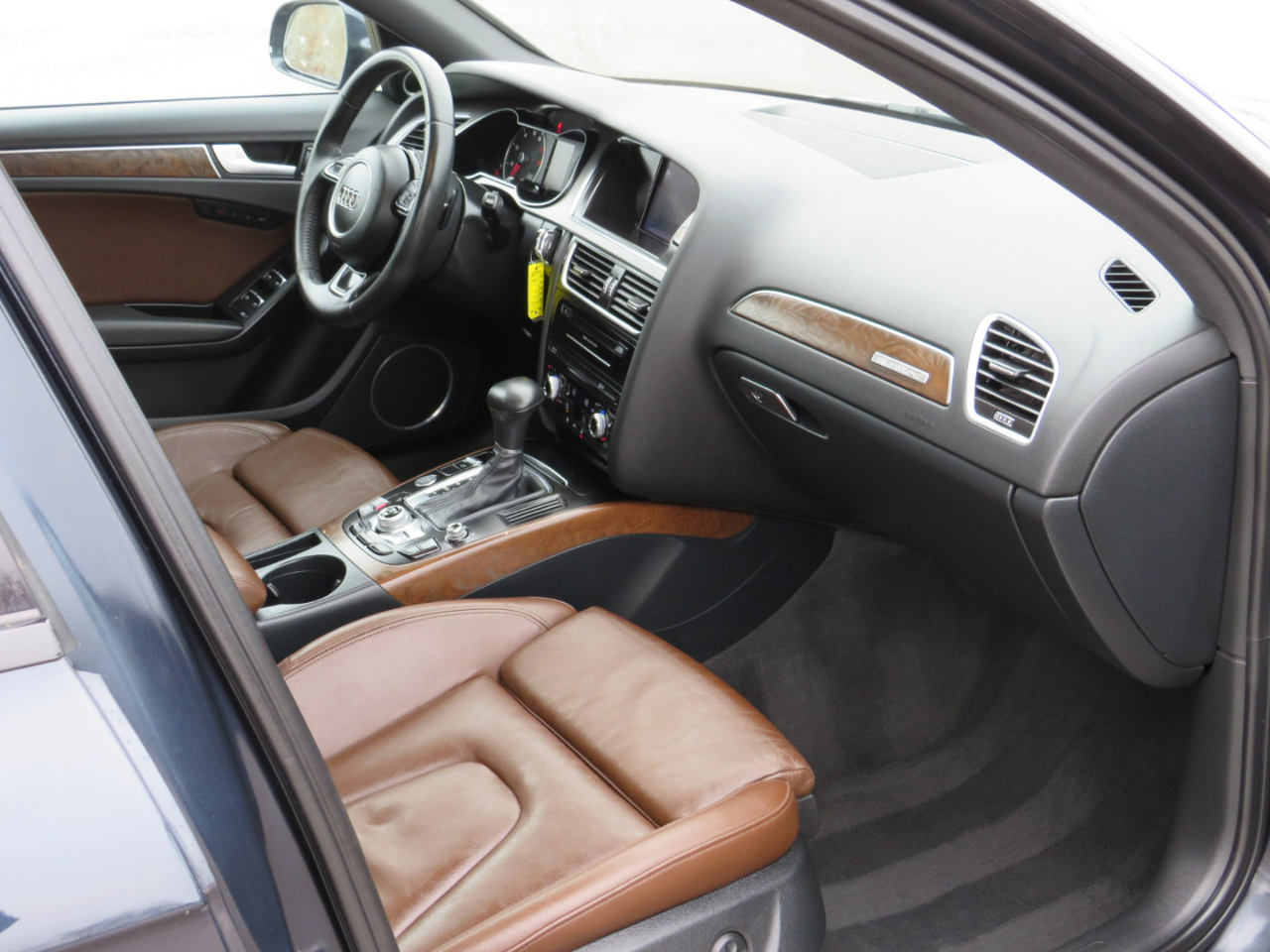 Audi A4 2.0T Sedan quattro Tiptronic 2014