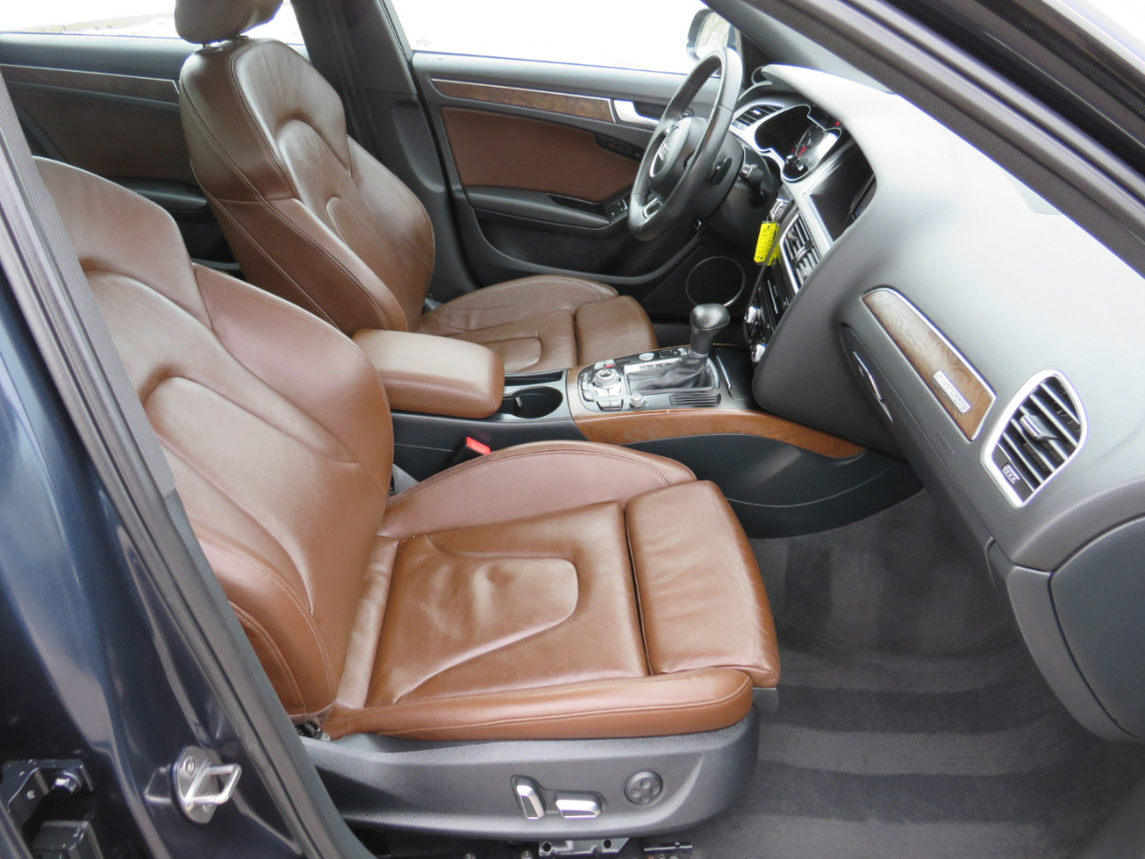 Audi A4 2.0T Sedan quattro Tiptronic 2014