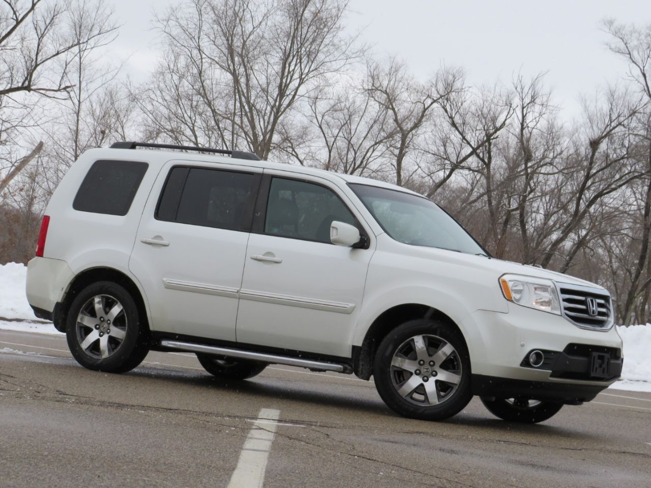 Honda Pilot Touring 4WD 5-Spd AT with DVD 2012