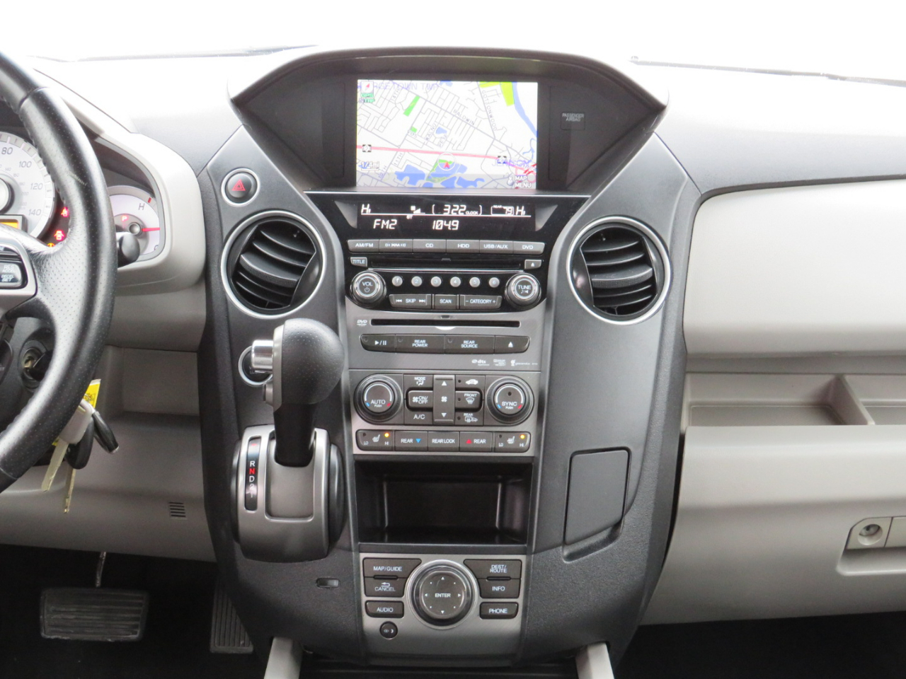 Honda Pilot Touring 4WD 5-Spd AT with DVD 2012