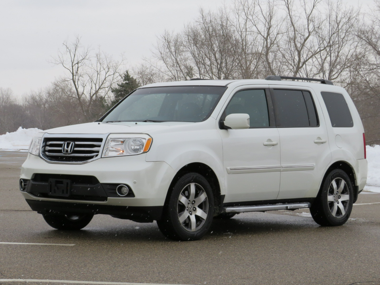 Honda Pilot Touring 4WD 5-Spd AT with DVD 2012
