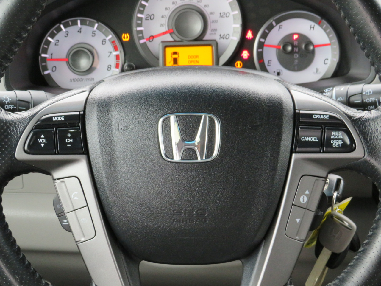 Honda Pilot Touring 4WD 5-Spd AT with DVD 2012