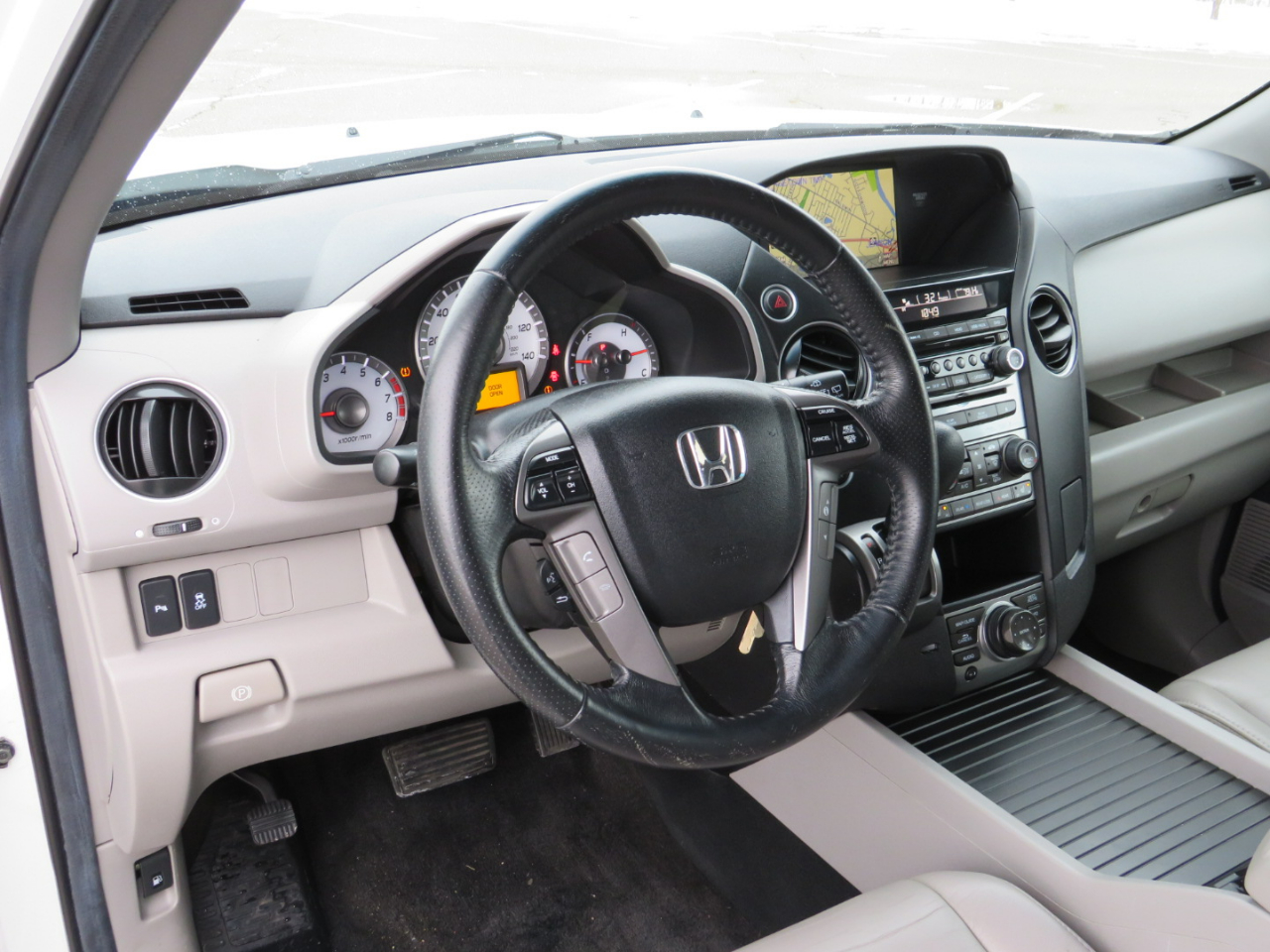 Honda Pilot Touring 4WD 5-Spd AT with DVD 2012