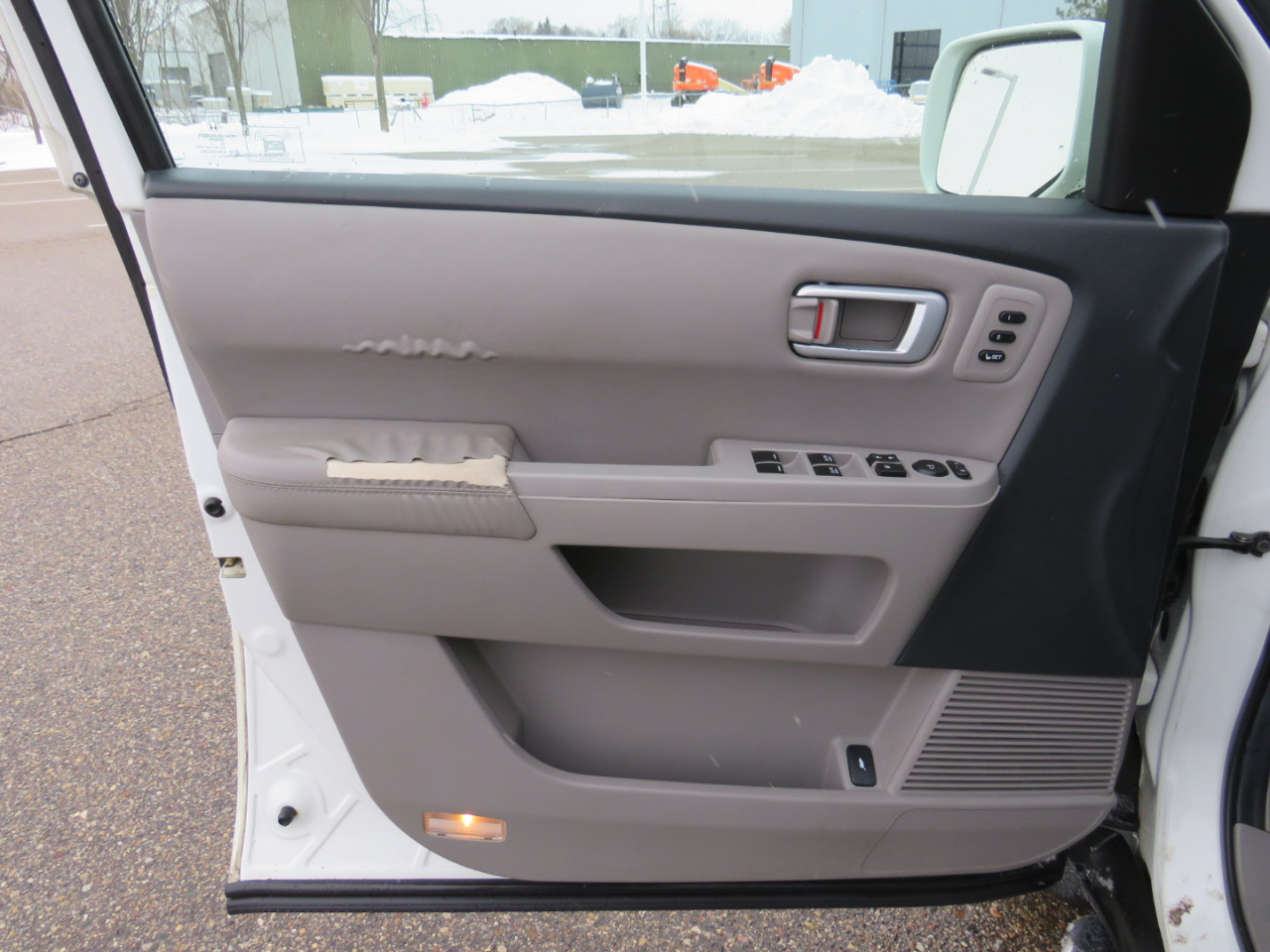 Honda Pilot Touring 4WD 5-Spd AT with DVD 2012