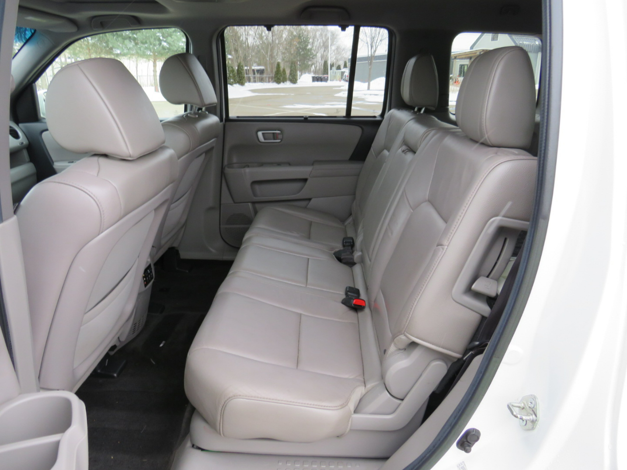 Honda Pilot Touring 4WD 5-Spd AT with DVD 2012