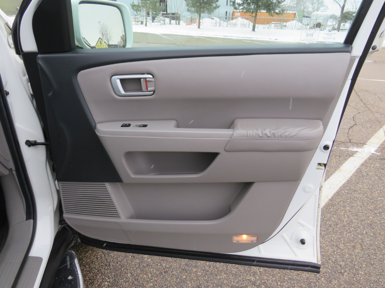 Honda Pilot Touring 4WD 5-Spd AT with DVD 2012