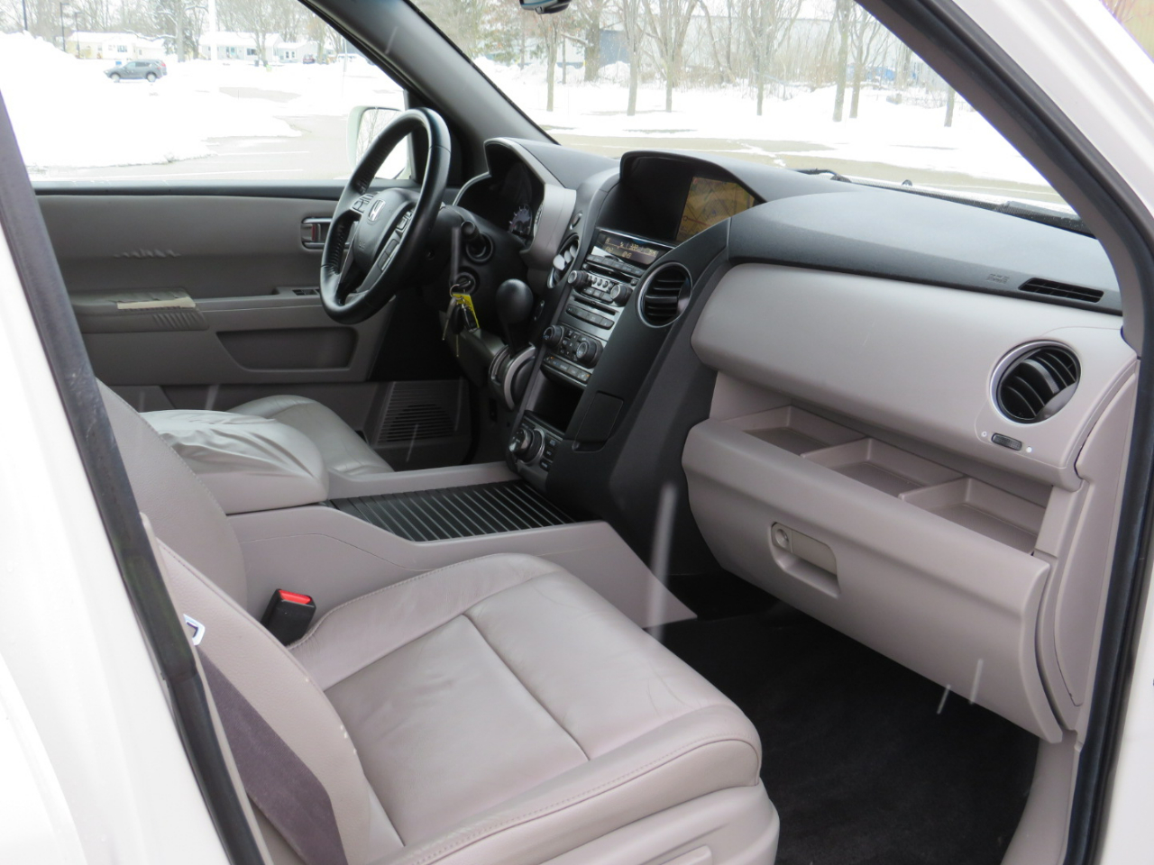 Honda Pilot Touring 4WD 5-Spd AT with DVD 2012