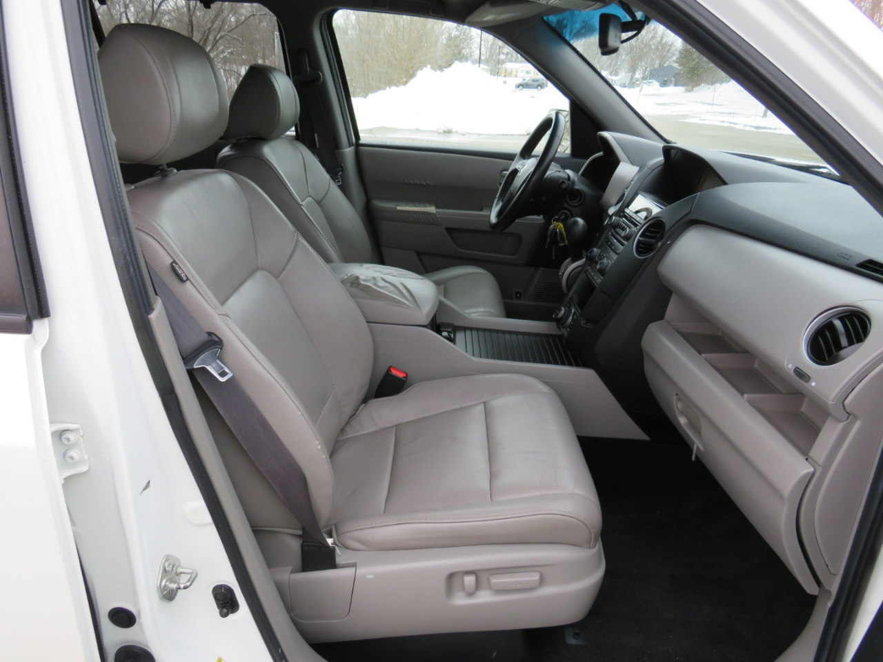 Honda Pilot Touring 4WD 5-Spd AT with DVD 2012