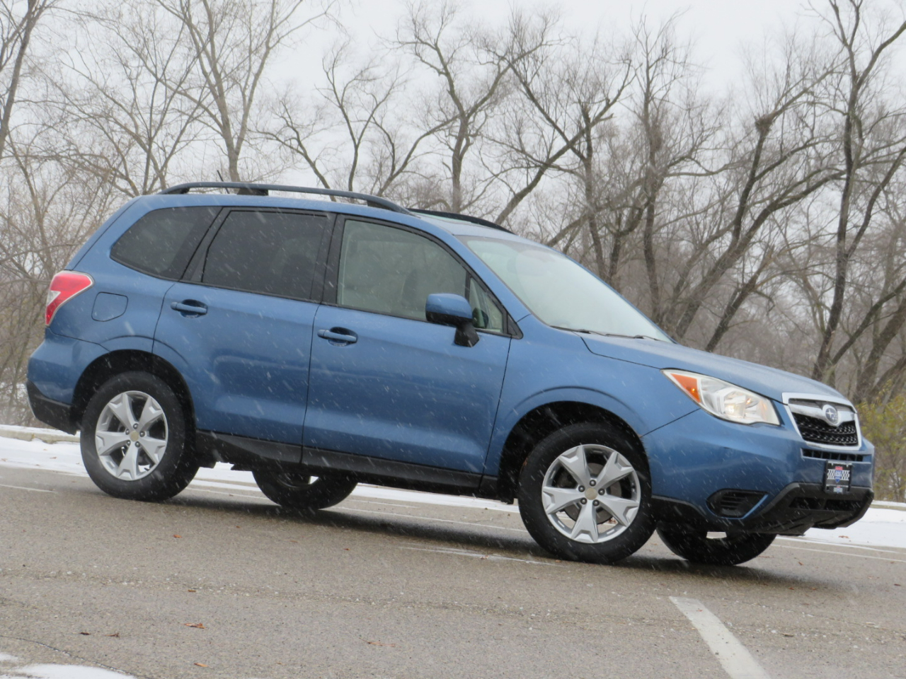 2015 Subaru Forester 2.5i Premium photo 2