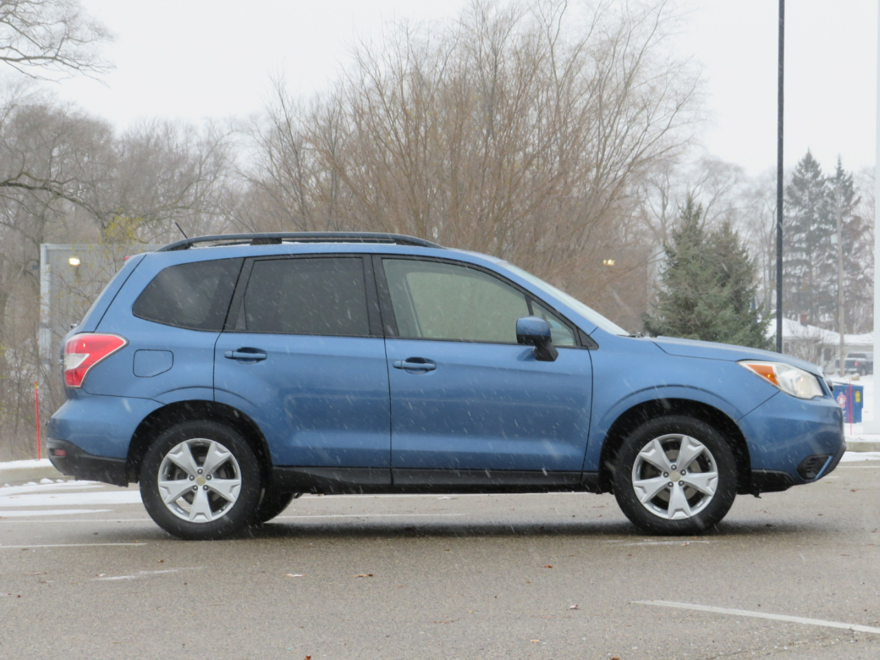 2015 Subaru Forester 2.5i Premium photo 4