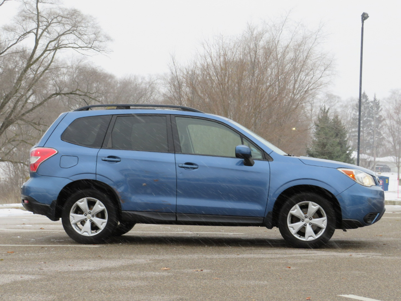 2015 Subaru Forester 2.5i Premium photo 4