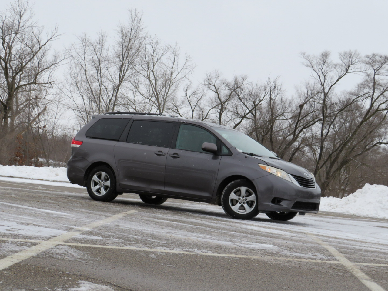 Toyota Sienna LE FWD 8-Passenger V6 2013