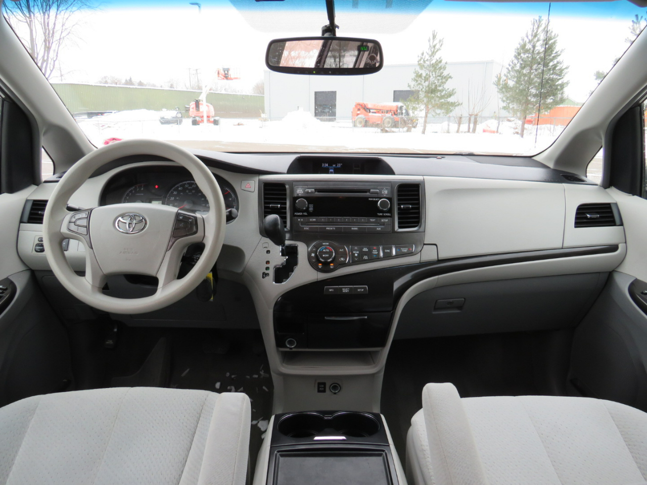 Toyota Sienna LE FWD 8-Passenger V6 2013