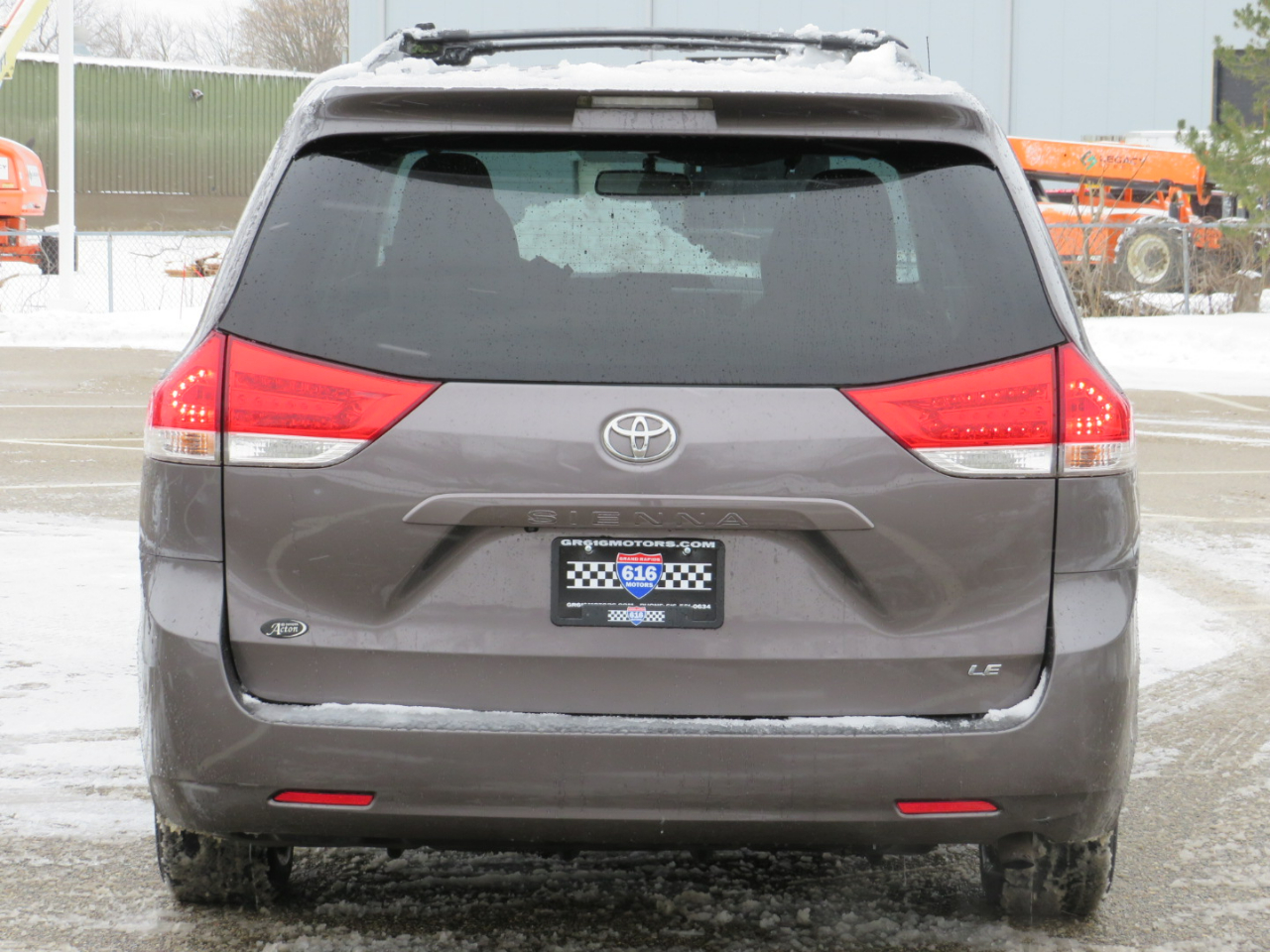 Toyota Sienna LE FWD 8-Passenger V6 2013