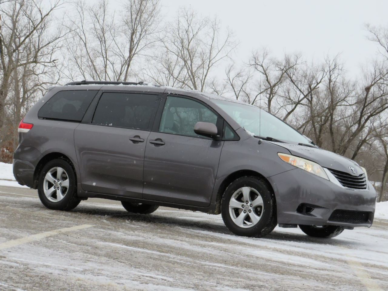 Toyota Sienna LE FWD 8-Passenger V6 2013