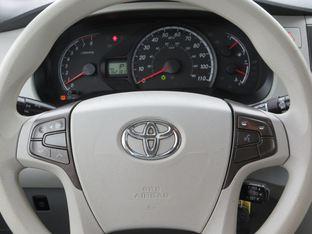 Toyota Sienna LE FWD 8-Passenger V6 2013