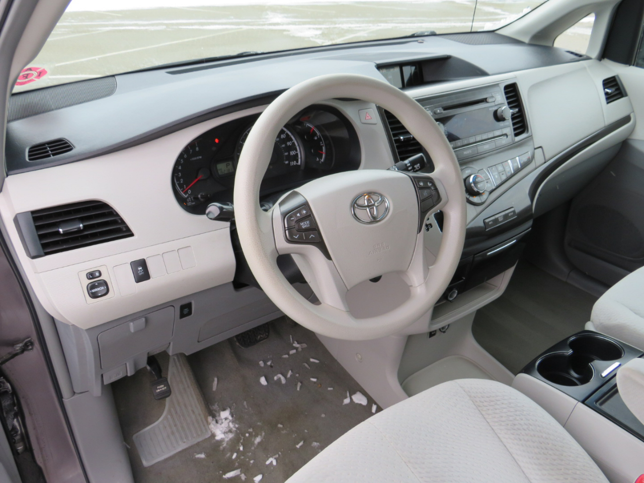 Toyota Sienna LE FWD 8-Passenger V6 2013