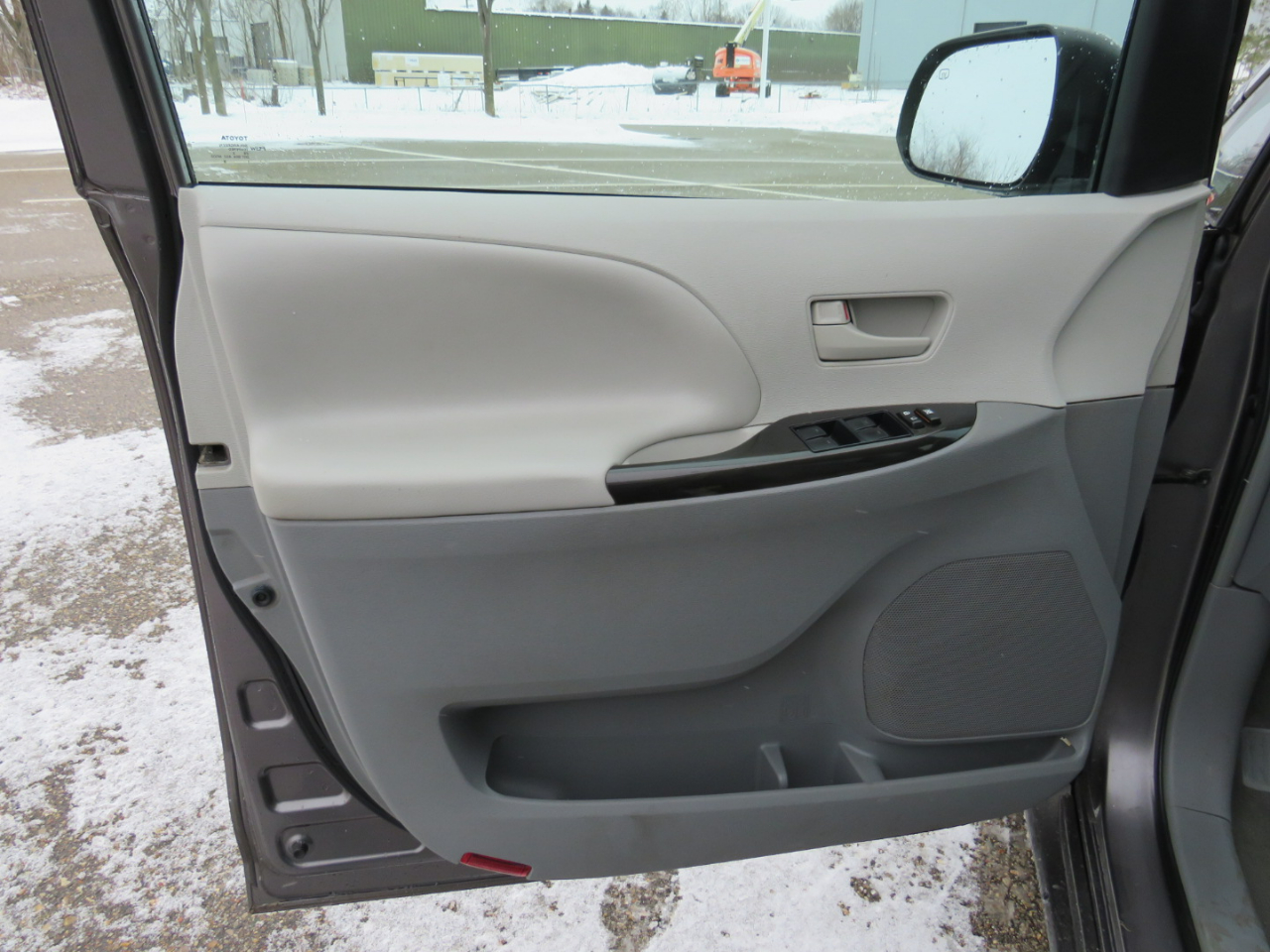 Toyota Sienna LE FWD 8-Passenger V6 2013